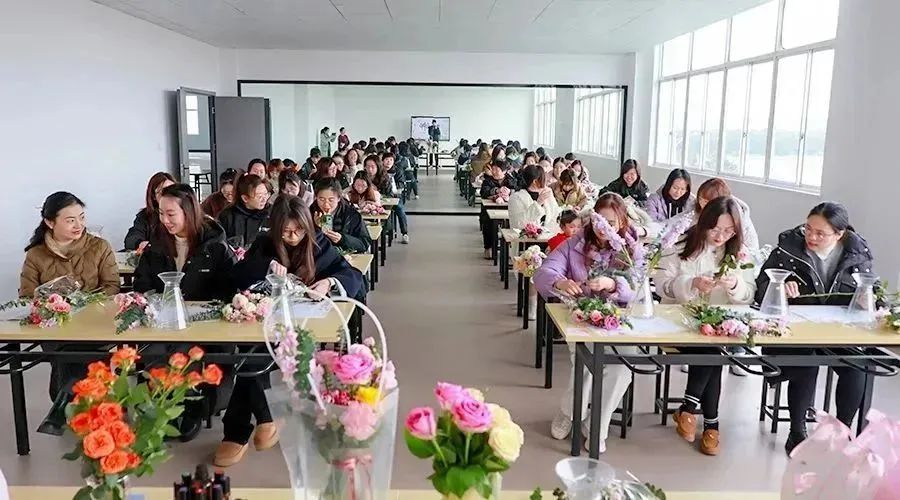 花开十里，美丽如你 | 918博天娱乐储能举办三八妇女节艺术DIY活动